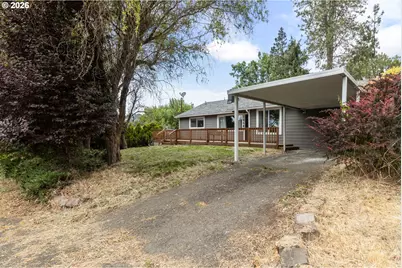 1064 NE Knoll Ave, Roseburg, OR 97470 - Photo 47