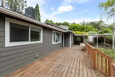 1064 NE Knoll Ave, Roseburg, OR 97470 - Photo 3