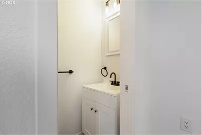 1064 NE Knoll Ave, Roseburg, OR 97470 - Photo 29