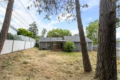 1064 NE Knoll Ave, Roseburg, OR 97470 - Photo 45