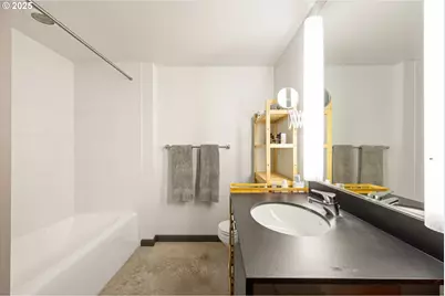 1030 NW 12th Ave #201, Portland, OR 97209 - Photo 29