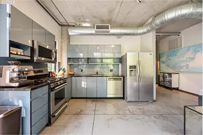 1030 NW 12th Ave #201, Portland, OR 97209 - Photo 11