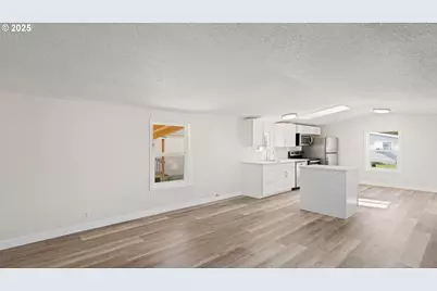 700 N Mill St #109, Creswell, OR 97426 - Photo 3