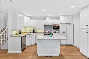 916 Cumberland Rd, Lake Oswego, OR 97034 - Photo 9