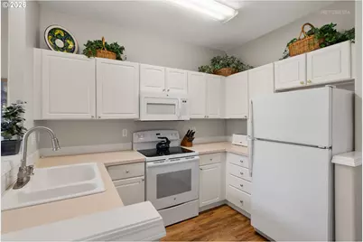 8325 SW Seneca St, Tualatin, OR 97062 - Photo 9