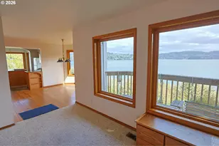 1368 Bayview St, North Bend, OR 97459 - Photo 9