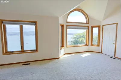 1368 Bayview St, North Bend, OR 97459 - Photo 17