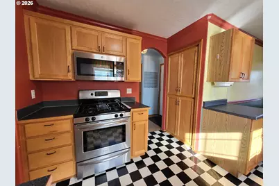 3884 Shenstone Dr, Eugene, OR 97404 - Photo 5