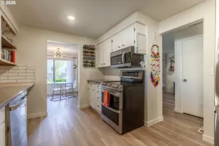 9715 SE Ramona St, Portland, OR 97266 - Photo 9