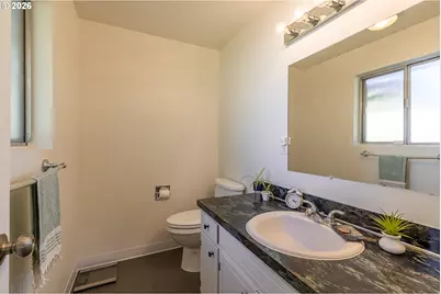 9715 SE Ramona St, Portland, OR 97266 - Photo 13