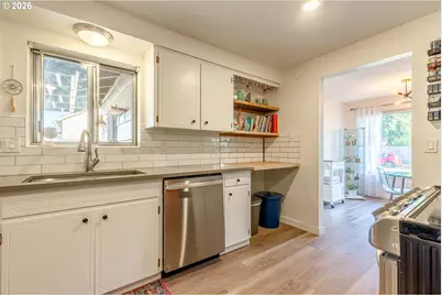 9715 SE Ramona St, Portland, OR 97266 - Photo 11