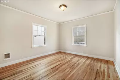 711 NE Randall Ave #203, Portland, OR 97232 - Photo 17