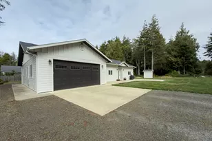 88057 Park Ln, Bandon, OR 97411 - Photo 7