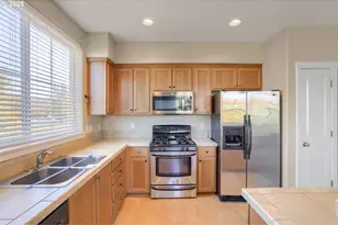 103 NE Canvasback Way, Hillsboro, OR 97006 - Photo 31
