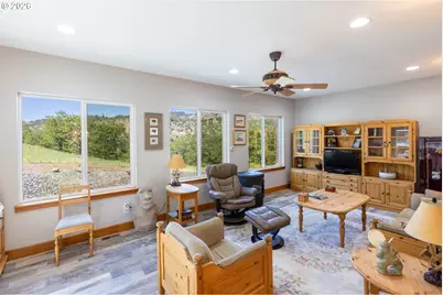 6065 Cherry Heights Rd, The Dalles, OR 97058 - Photo 25