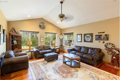 6065 Cherry Heights Rd, The Dalles, OR 97058 - Photo 11