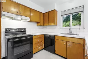 9375 SW Killarney Ln, Tualatin, OR 97062 - Photo 7