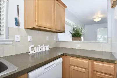 2546 SE 111th Ave, Portland, OR 97266 - Photo 7