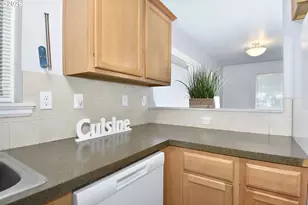 2546 SE 111th Ave, Portland, OR 97266 - Photo 7