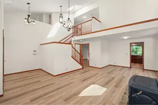 24520 Trillium Ln, Elmira, OR 97437 - Photo 7