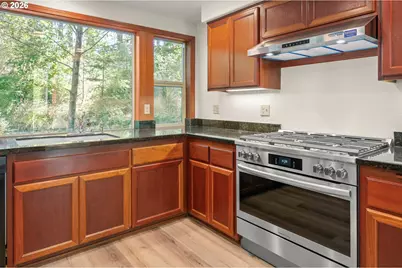 24520 Trillium Ln, Elmira, OR 97437 - Photo 13