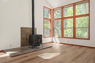 24520 Trillium Ln, Elmira, OR 97437 - Photo 9