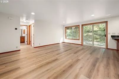 24520 Trillium Ln, Elmira, OR 97437 - Photo 15