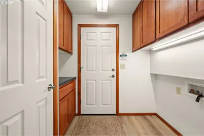 24520 Trillium Ln, Elmira, OR 97437 - Photo 21
