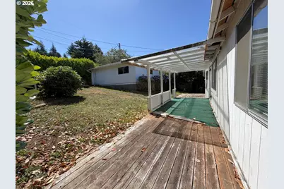 781 N 8th St, Coos Bay, OR 97420 - Photo 3