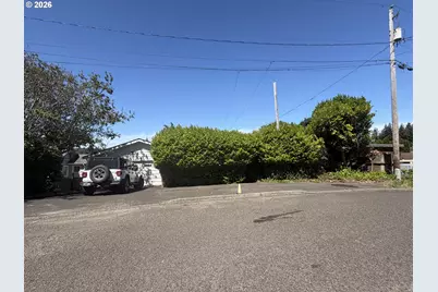 781 N 8th St, Coos Bay, OR 97420 - Photo 23