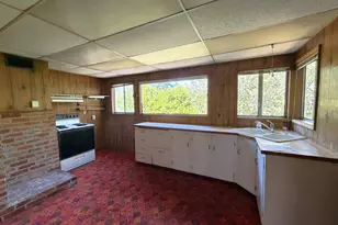 781 N 8th St, Coos Bay, OR 97420 - Photo 13