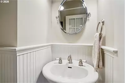 2647 SW Montgomery Dr, Portland, OR 97201 - Photo 23