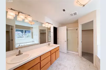5880 SE Snowberry Ct, Hillsboro, OR 97123 - Photo 17