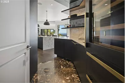 2088 Crest Dr, Lake Oswego, OR 97034 - Photo 19