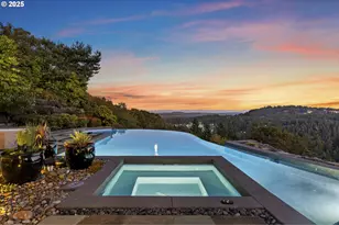 2088 Crest Dr, Lake Oswego, OR 97034 - Photo 3