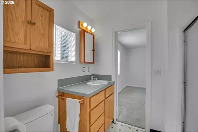 234 NE Grant St, Hillsboro, OR 97124 - Photo 17