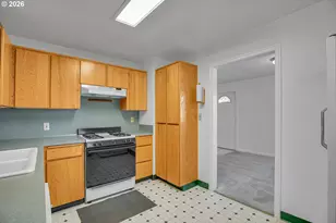 234 NE Grant St, Hillsboro, OR 97124 - Photo 13