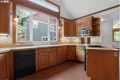 837 NE 67th Ave, Hillsboro, OR 97124 - Photo 9