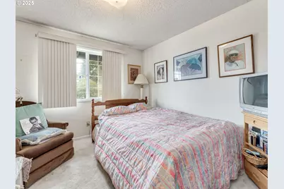 4305 E 15th St, Vancouver, WA 98661 - Photo 9