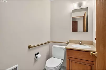 9016 NE 11th St, Vancouver, WA 98664 - Photo 17