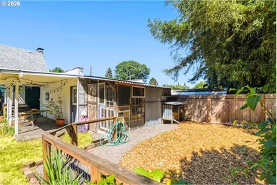 1834 SE Ellis St, Portland, OR 97202 - Photo 25
