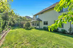 13455 SW Angora Ln, Beaverton, OR 97008 - Photo 41