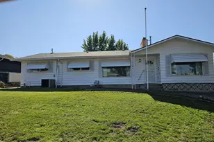 3218 SW Isaac Ave, Pendleton, OR 97801 - Photo 3