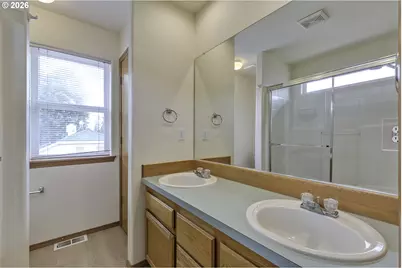 165 NE Cory St, Hillsboro, OR 97124 - Photo 27