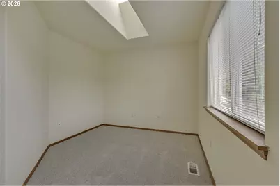 165 NE Cory St, Hillsboro, OR 97124 - Photo 25