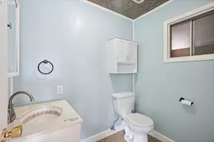 2740 Stark St, Eugene, OR 97404 - Photo 17