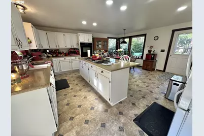 86764 Sydnam Ln, Bandon, OR 97411 - Photo 7