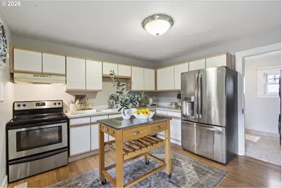 7035 N Catlin Ave, Portland, OR 97203 - Photo 11