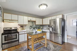 7035 N Catlin Ave, Portland, OR 97203 - Photo 11