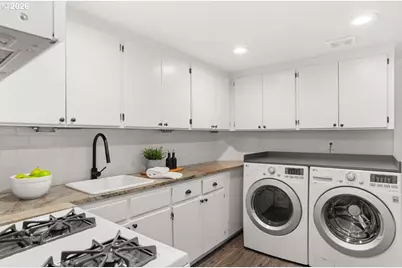 2622 SW Davenport Ct, Portland, OR 97201 - Photo 37